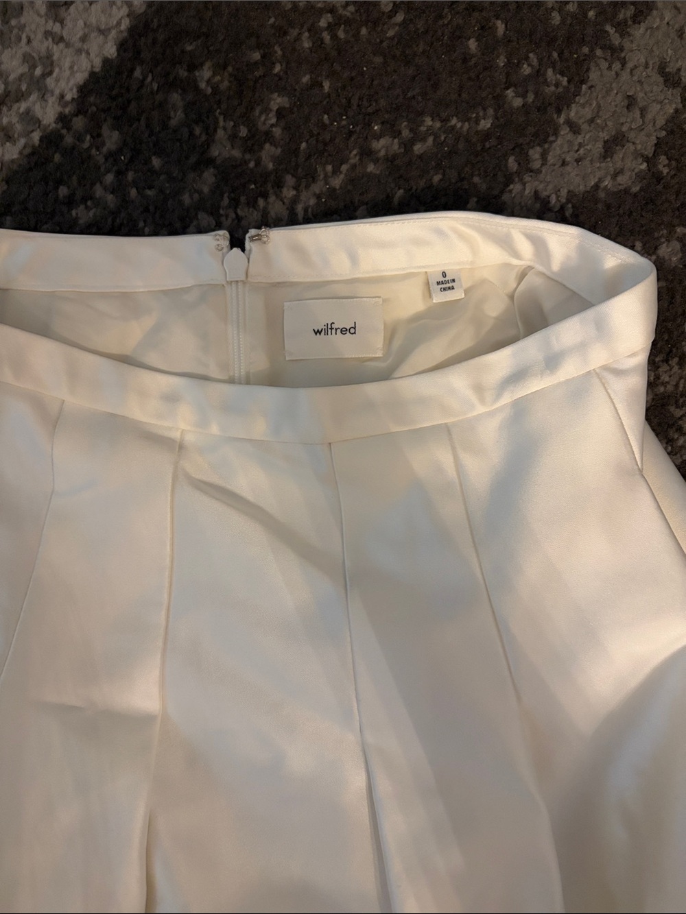 Wilfred Off-White A-Line Pleated Skirt